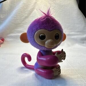 WowWee Fingerlings Interactive Monkey Toy Purple 3110 20823LI 2022